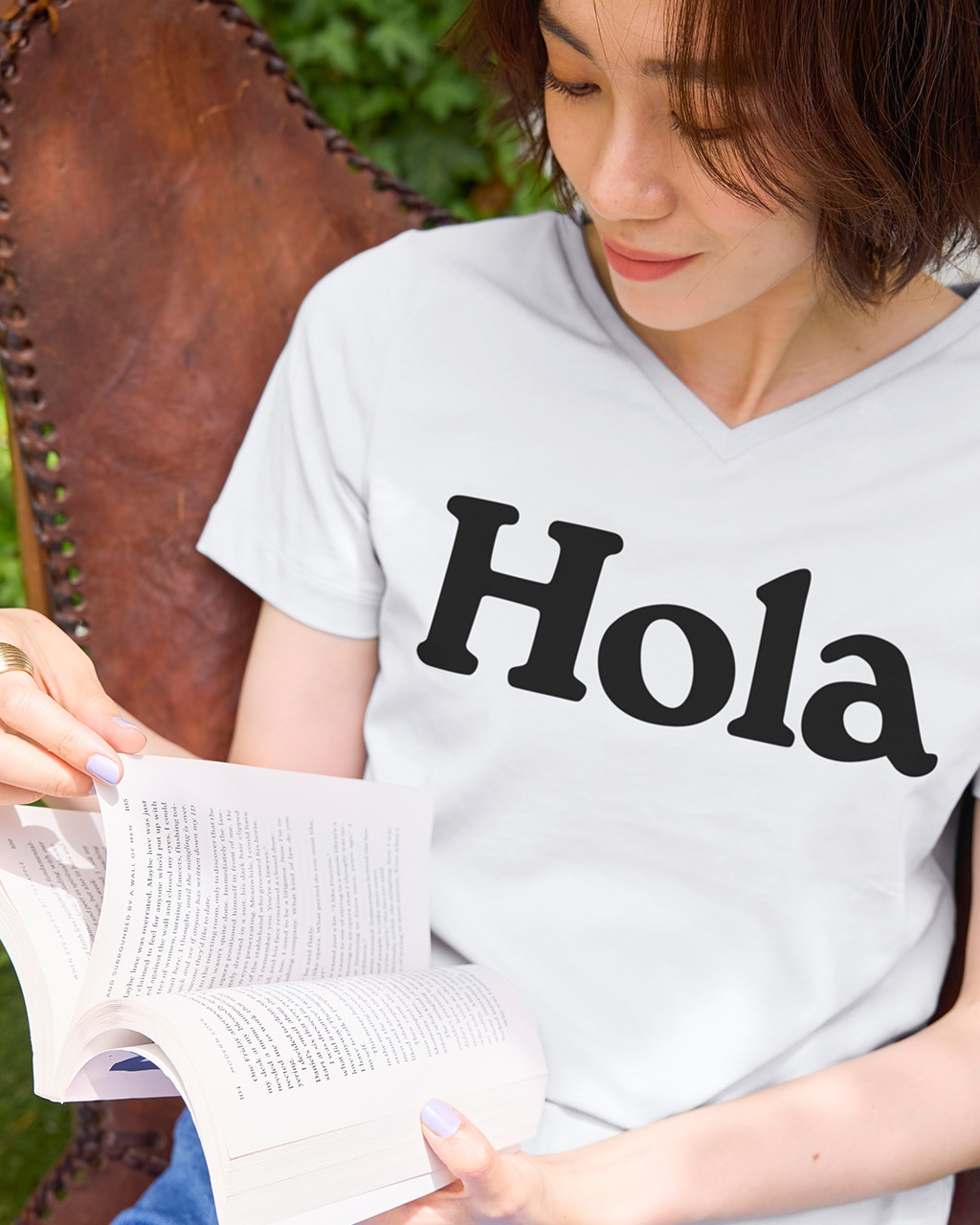 VネックTシャツ／Hola